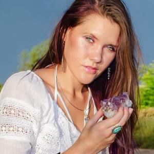 Meet your Posher, Luna